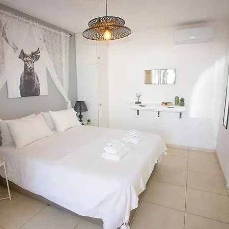 Estea - Rhea's Cozy 1 Bedroom Апартаменты *