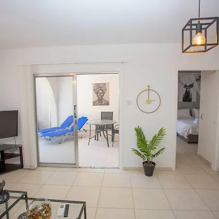 Estea - Rhea's Cozy 1 Bedroom Апартаменты