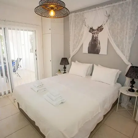 Estea - Rhea's Cozy 1 Bedroom Пафос