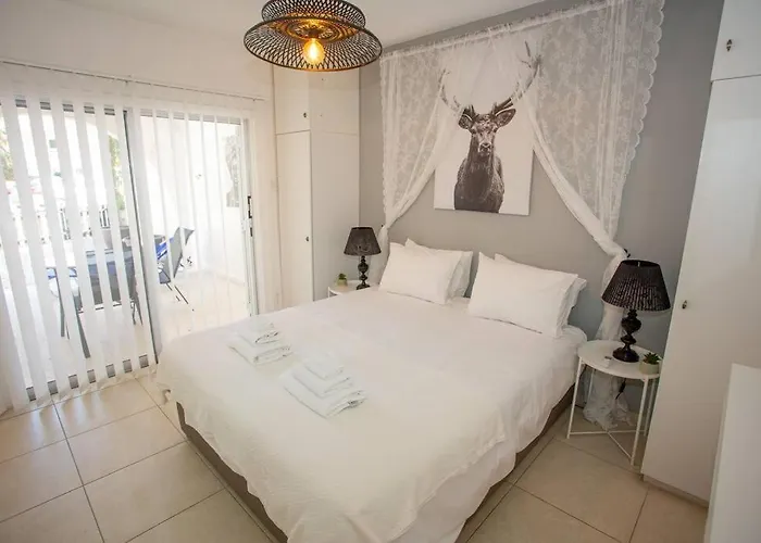 Estea - Rhea's Cozy 1 Bedroom Paphos