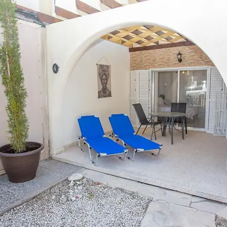 Estea - Rhea's Cozy 1 Bedroom Daire Pafos